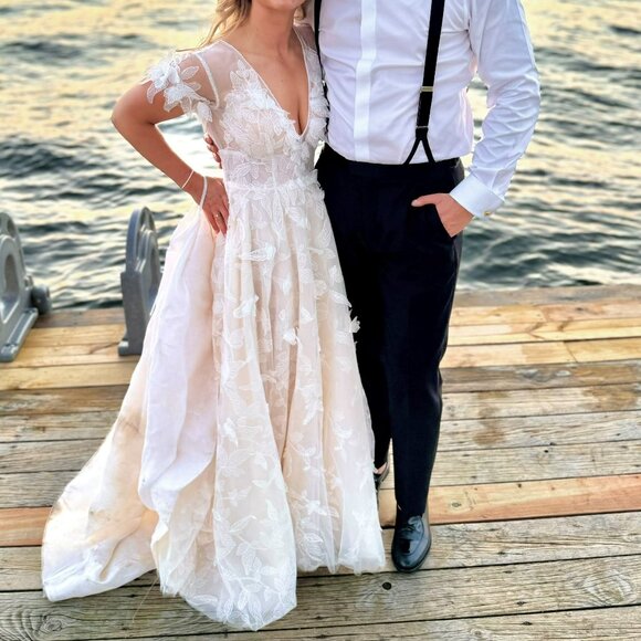 Pallas Couture Emilie Wedding Dress - Picture 11 of 16